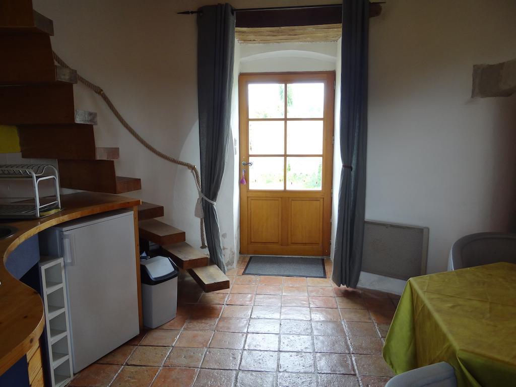 La Tour Du Moulin Geant Bed & Breakfast Rochefort-sur-Loire Room photo