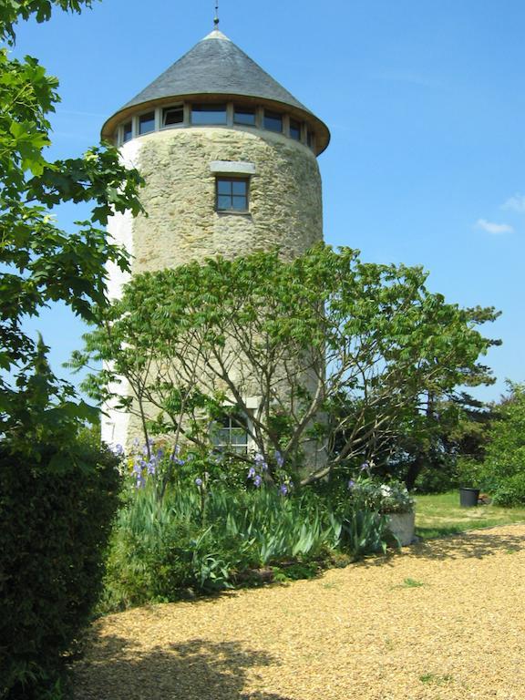 La Tour Du Moulin Geant Bed & Breakfast Rochefort-sur-Loire Exterior photo