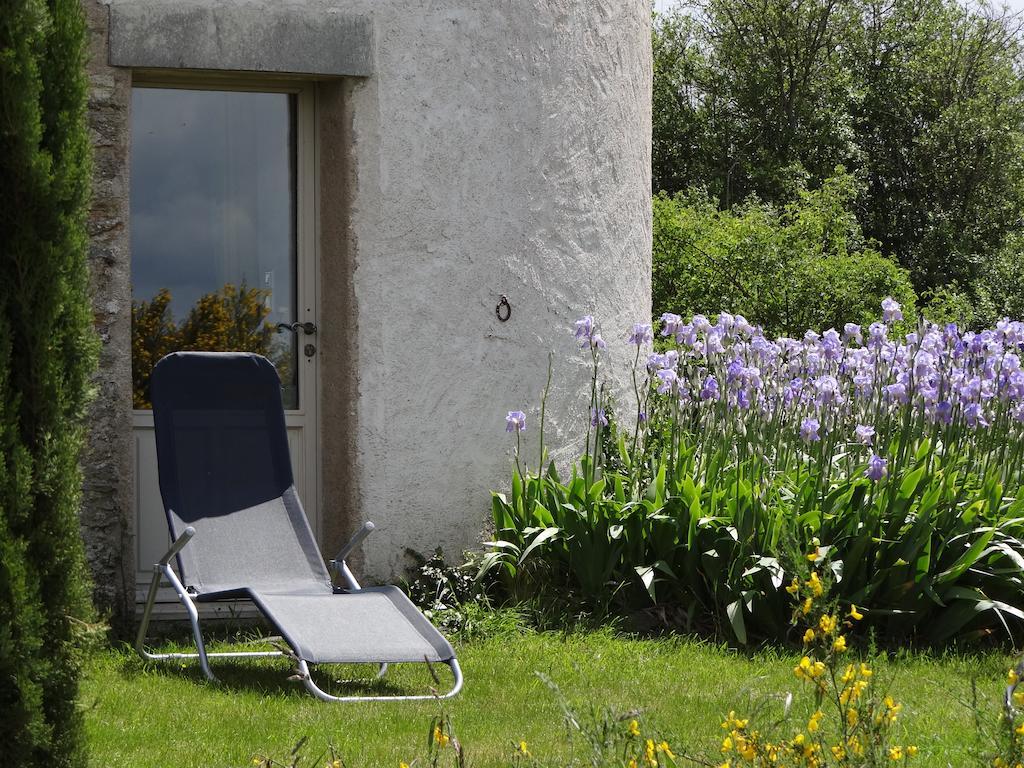 La Tour Du Moulin Geant Bed & Breakfast Rochefort-sur-Loire Exterior photo