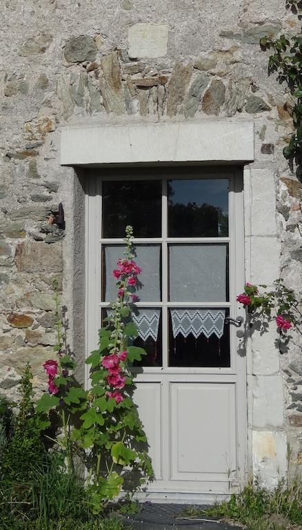 La Tour Du Moulin Geant Bed & Breakfast Rochefort-sur-Loire Exterior photo